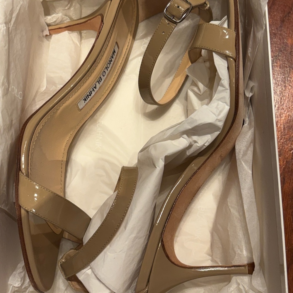 Manolo Blahnik Patent Leather Nude Ankle Strap Heels - Picture 12 of 12